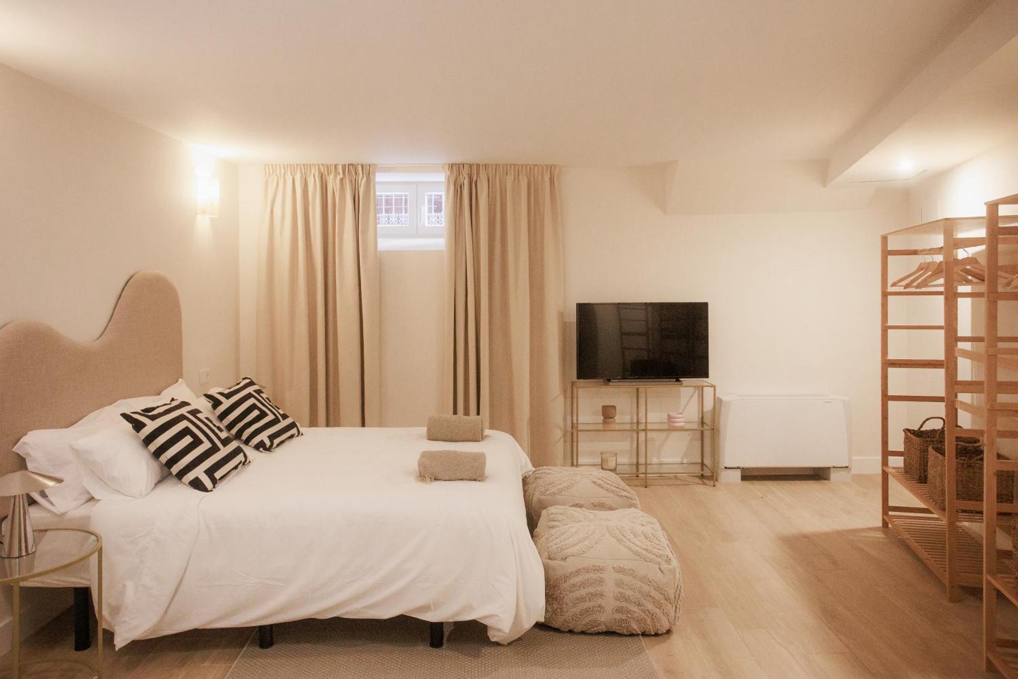Apartamentos Cervantes Бадахос Экстерьер фото